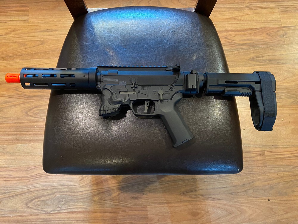 airsoft gun