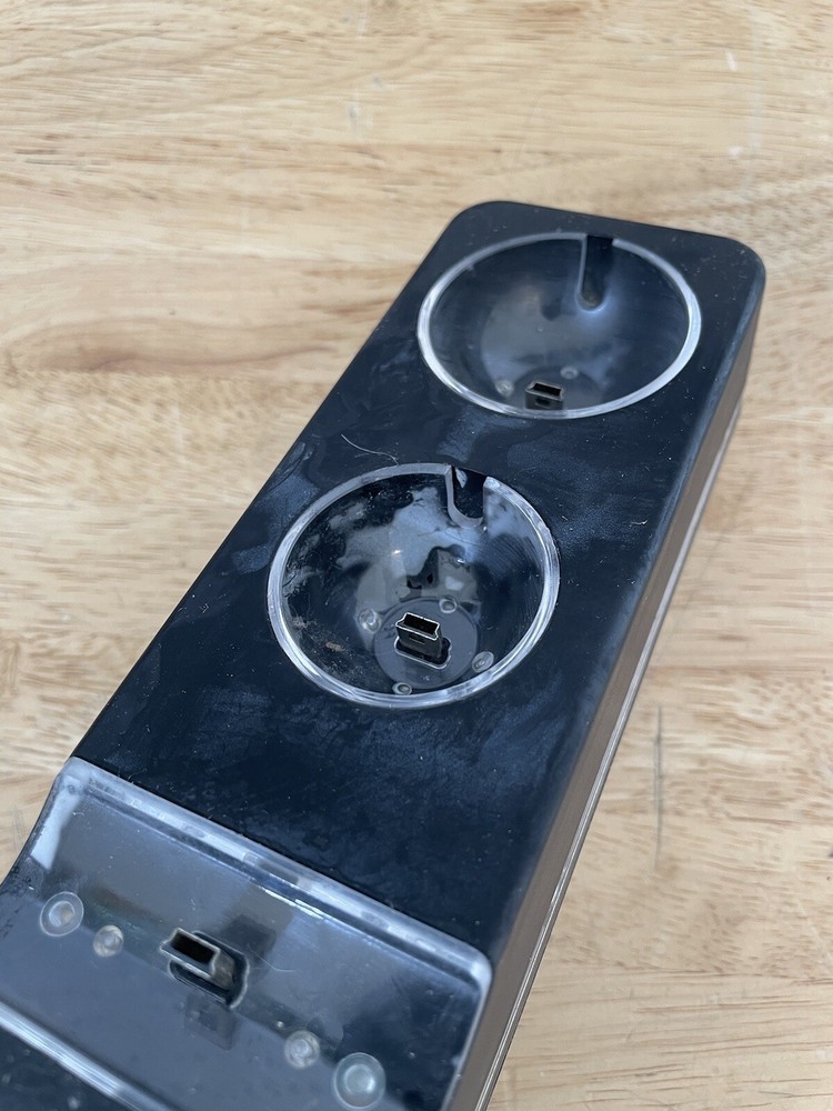 PS3 Move Quad Dock Pro For PlayStation 3 DGPS3-3811 Untested