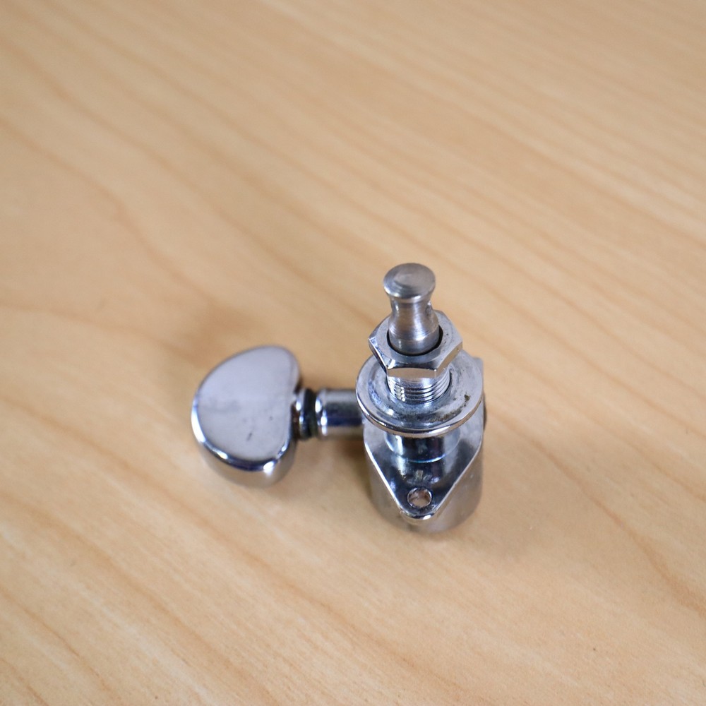 (1) Grover Rotomatic Tuning Peg Bass Side
