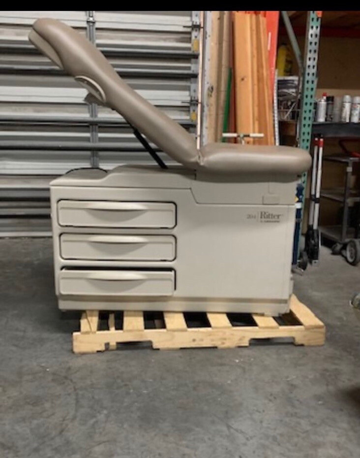 Midmark 204 Exam Tables