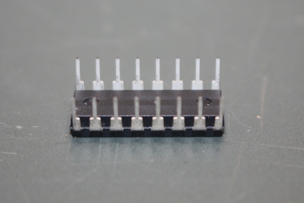 (25) ON Semi Monostable Multivibrator MC14538BCP, DIP 16, IC Dual Precision