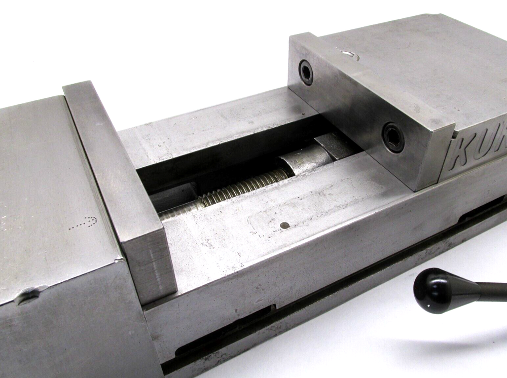 KURT 6" PULL-TYPE II CNC MACHINE VISE w/ JAWS & HANDLE - #PT600