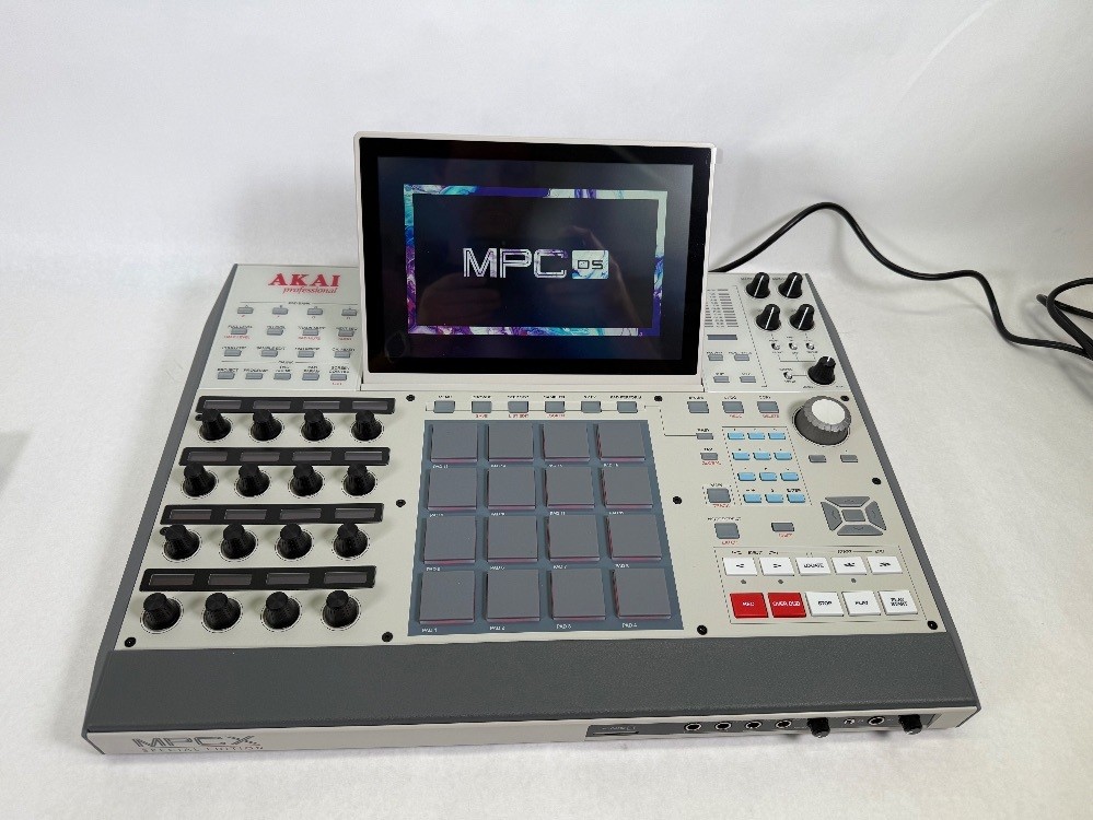 Akai Professional MPC X Standalone Sampler & Sequencer Special Edition