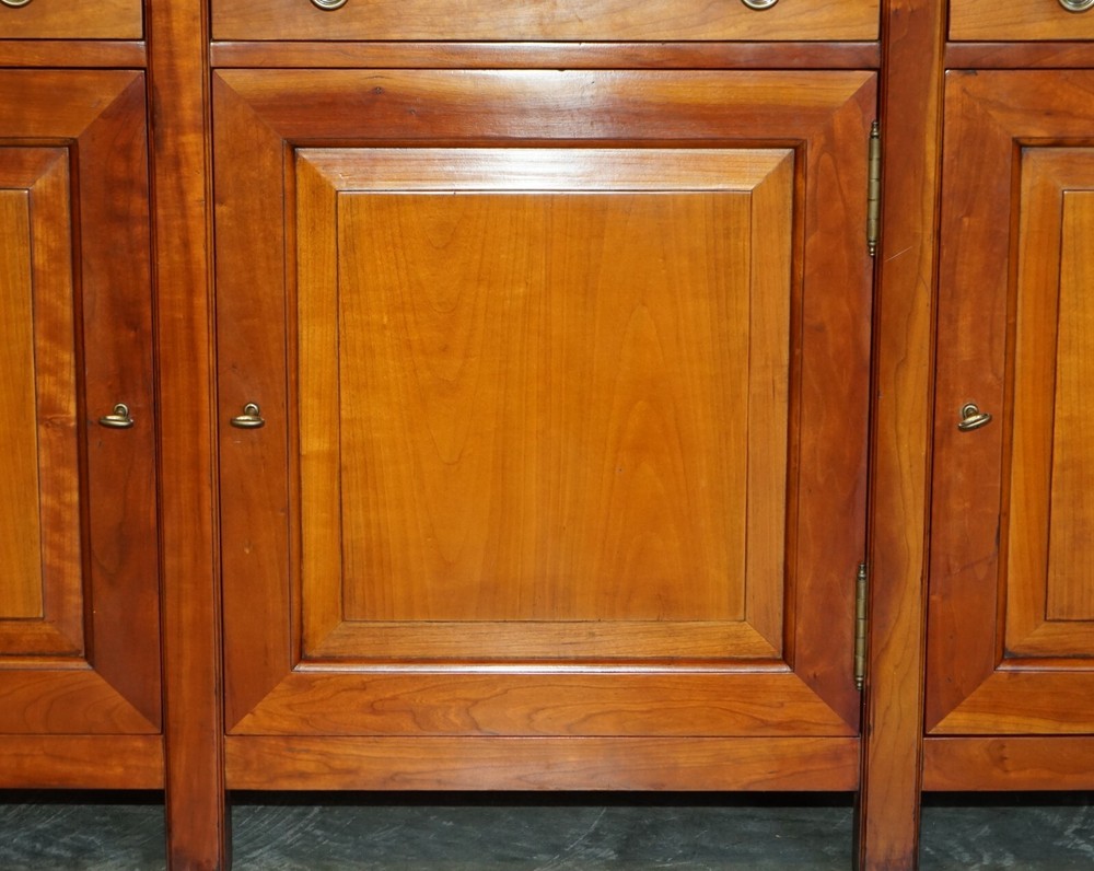 LARGE & HEAVY SOLID CHERRYWOOD MULTIYORK SIDEBOARD CUPBOARD WITH SIX DRAWERS