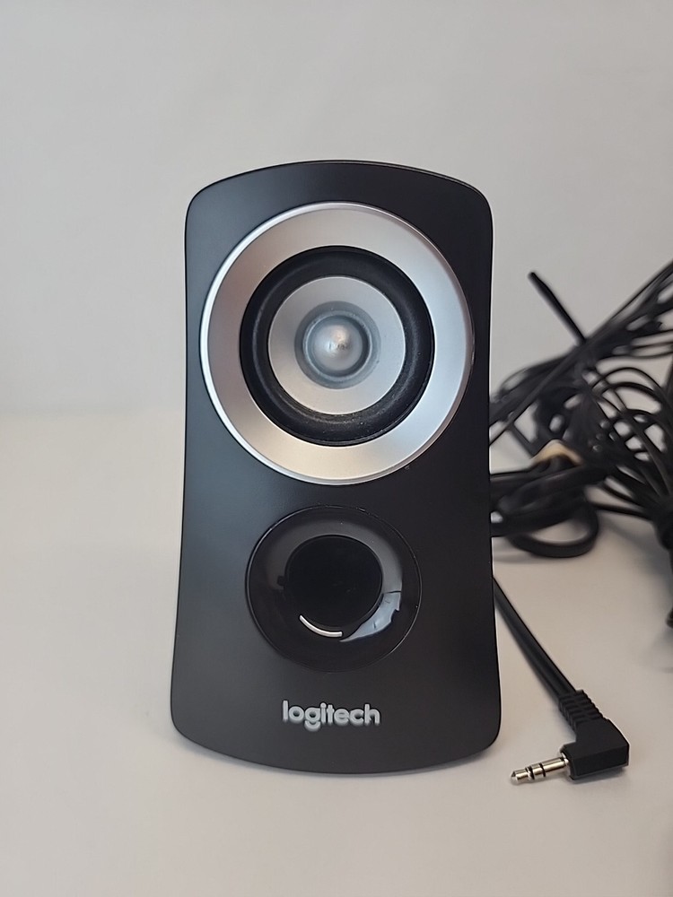Logitech Z313 2.1 Speaker System - 980-000382 for MAC or PC TESTED
