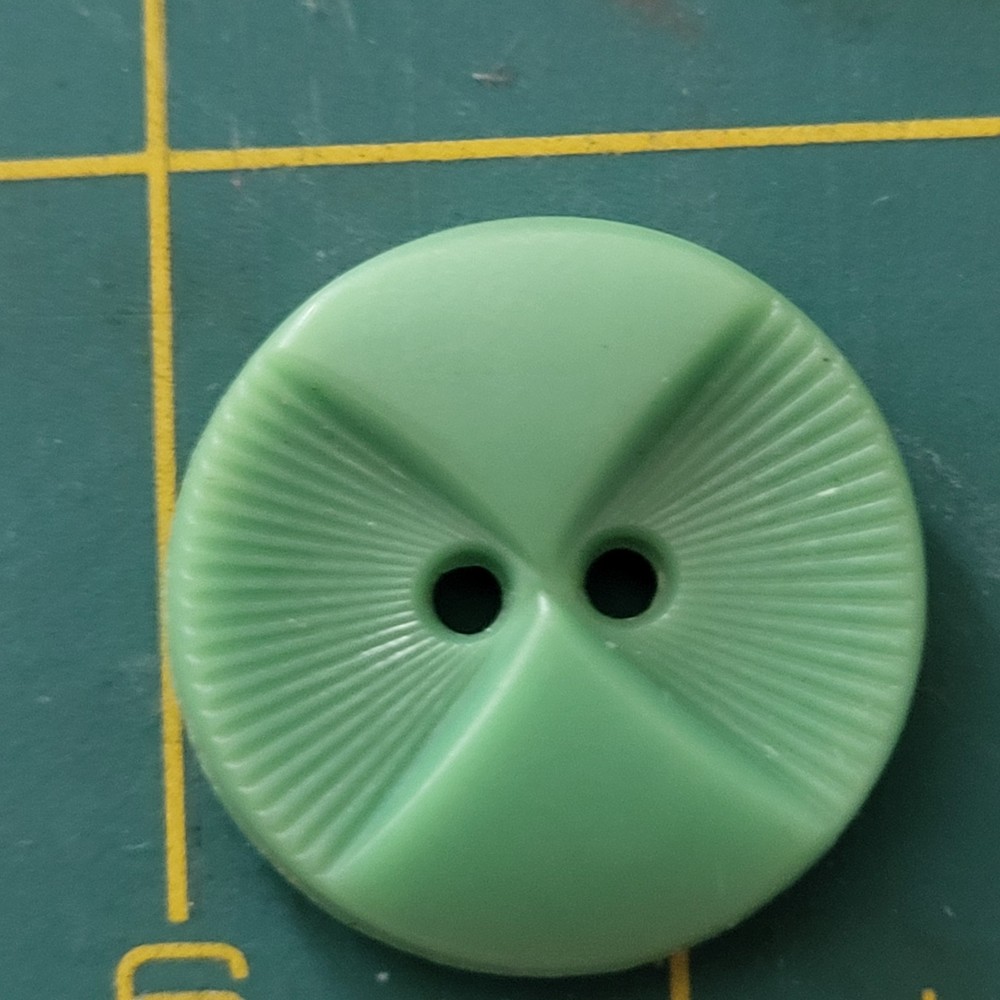 Colt # 4 button bright green confirmed pattern 3/4"  excellent condition The Owl
