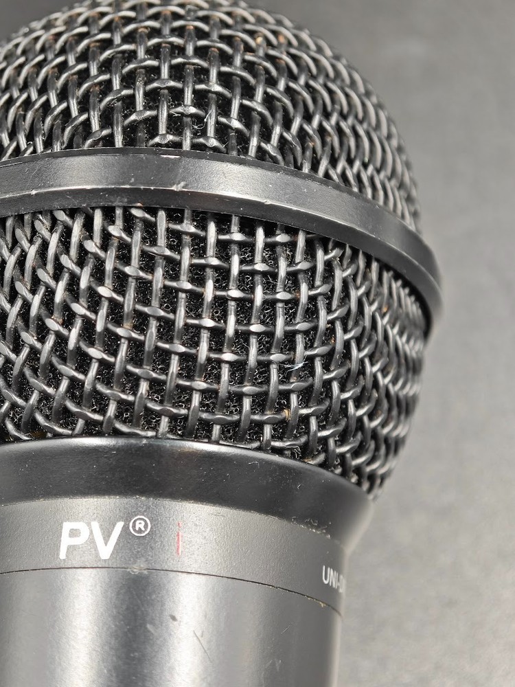 Uni-Directional Dynamic Microphone Black Used Working