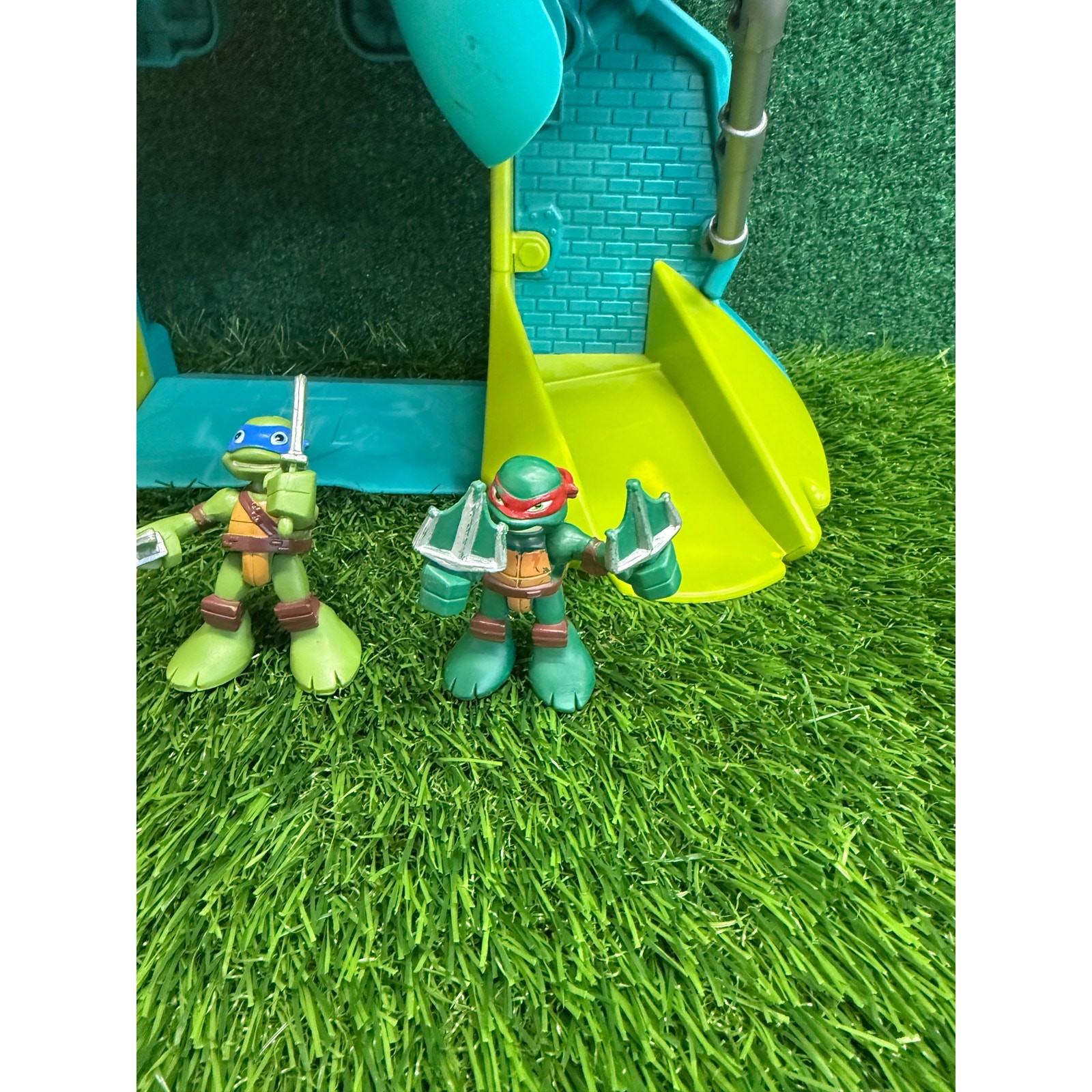Playskool TMNT Ninja Turtle Half Shell Hq Big Heroes Headquarters Imaginext