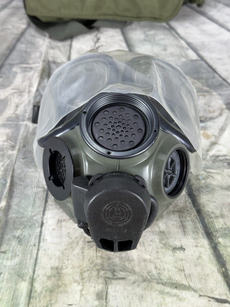 US M40 Gas Mask Small . Face Mask, Filter & Extra Inserts-C