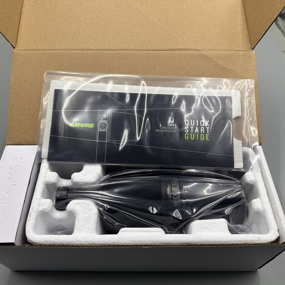 Shure MV7 Dynamic Vocal Microphone Cardioid Form Factor USB/XLR Compatible NEW