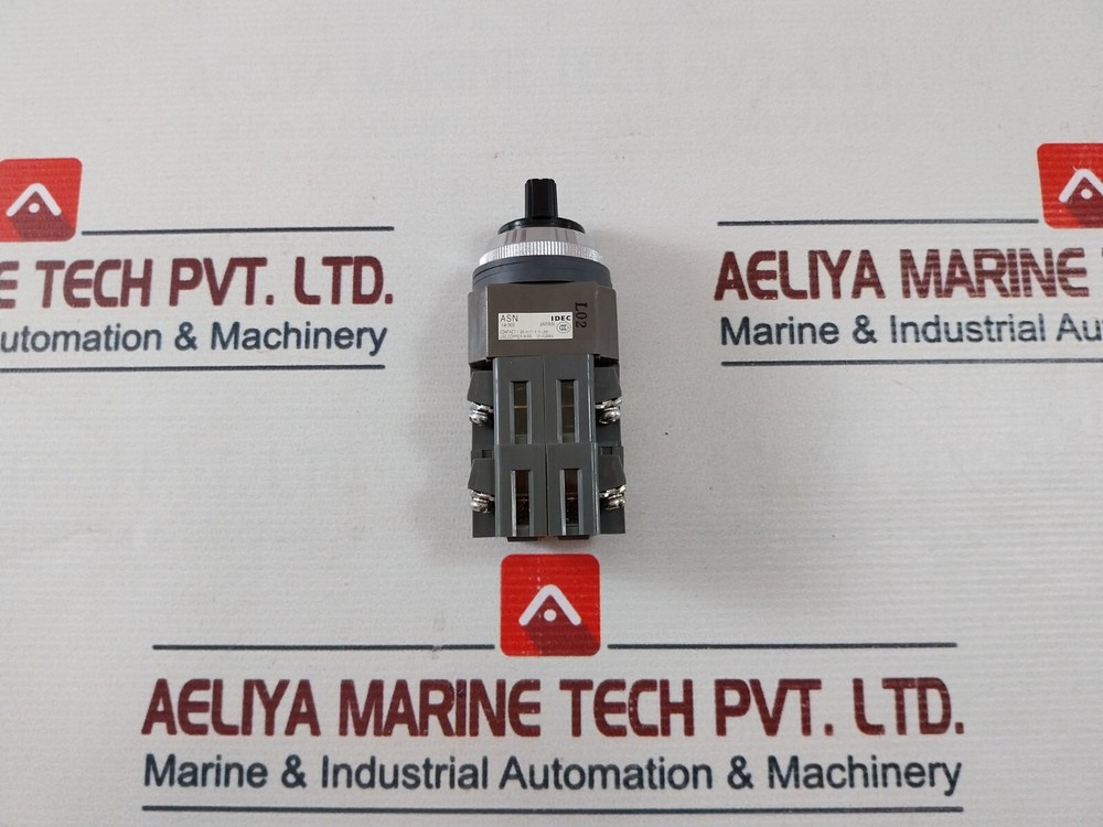 Idec ASN205S Selector Switch 600V 10A