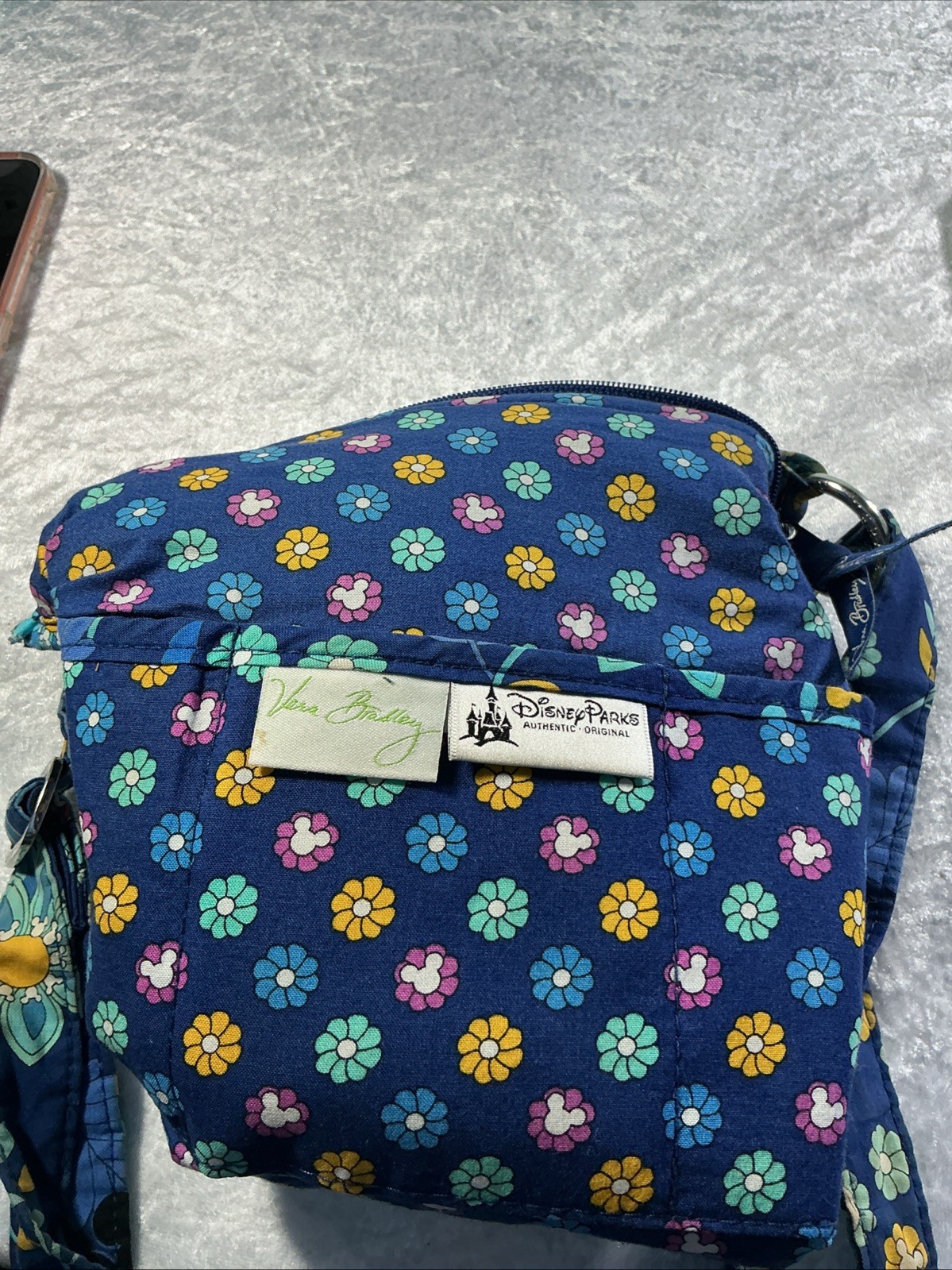 Disney Parks Vera Bradley Quilted Minnie Mouse Crossbody Zippered Bag Purse