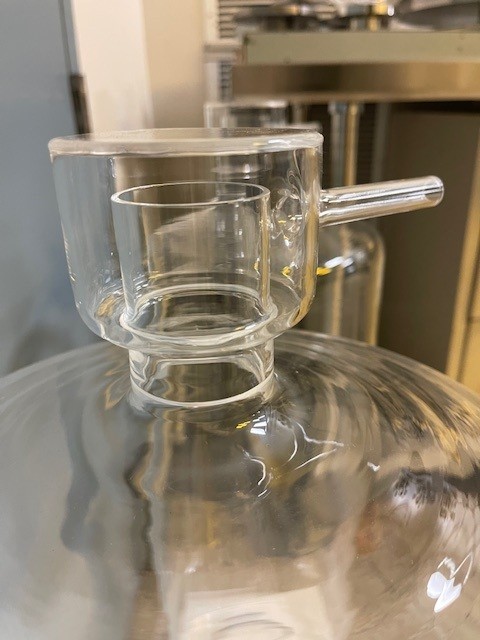 Laboratory quartz glass reactor chambers