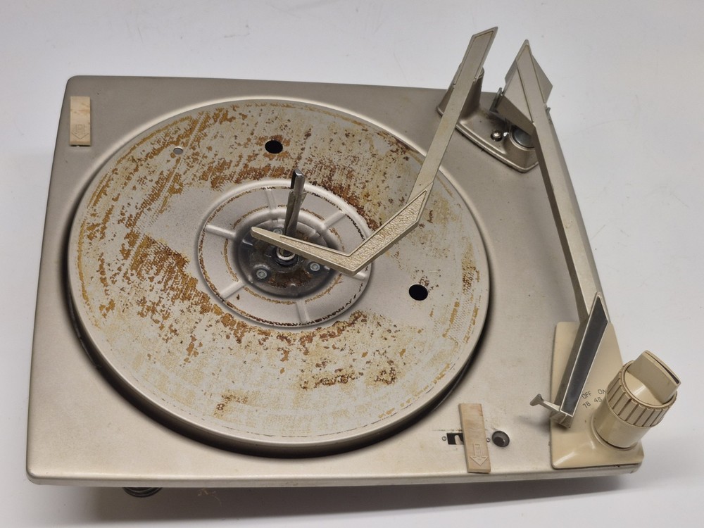 Magnavox Solid State Suitcase Turntable