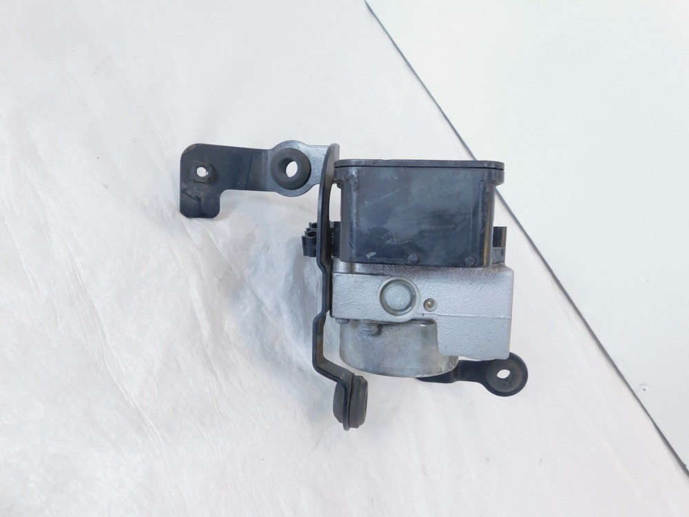 2011-2015 Triumph Tiger 800 Wet ABS Brake Pump Modulator Module & Bracket Mount