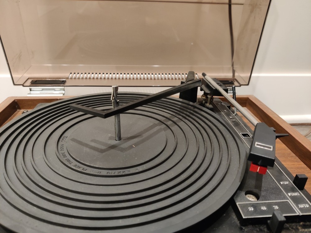 VINTAGE Sony HP -170A AM/FM Solid-State W/ Turntable
