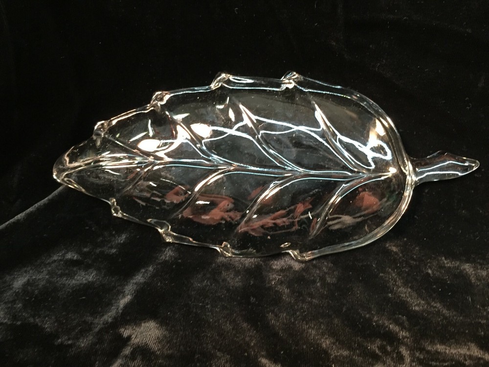 2 Clear Glass Leaf Serving Snack/Candy Dishes
