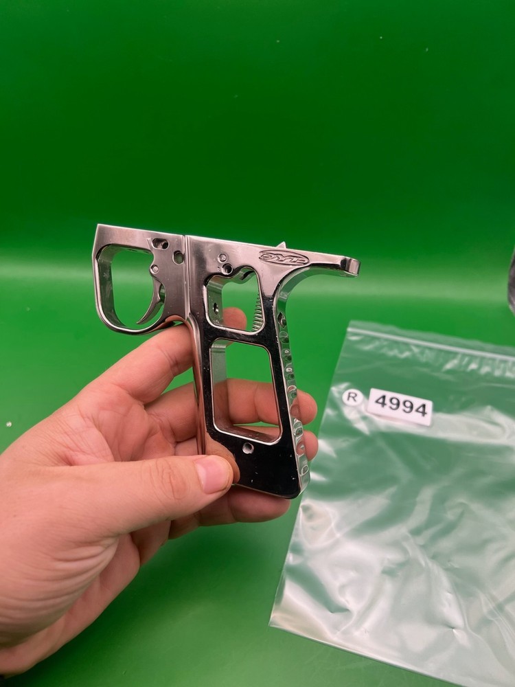 Dye Single Finger Hinge Autococker Frame