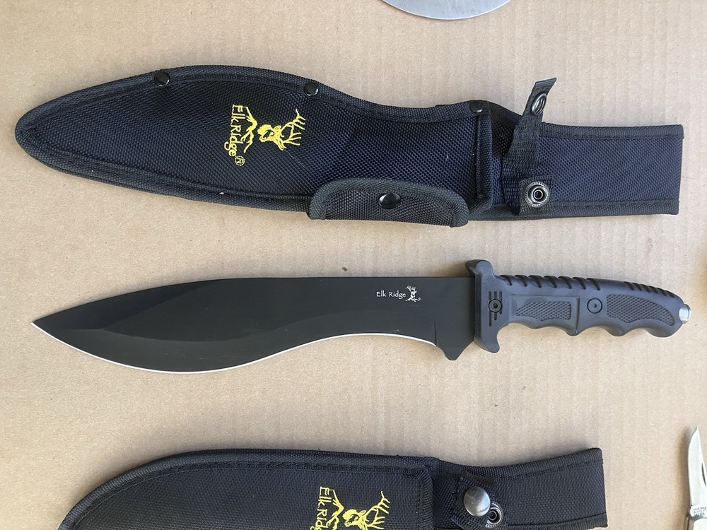 Buck, Smith & Wesson, Winchester Knives.