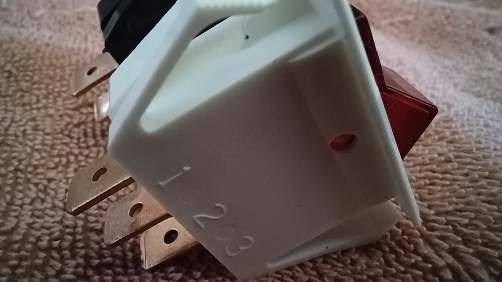 Sunn Beta Amp Switch