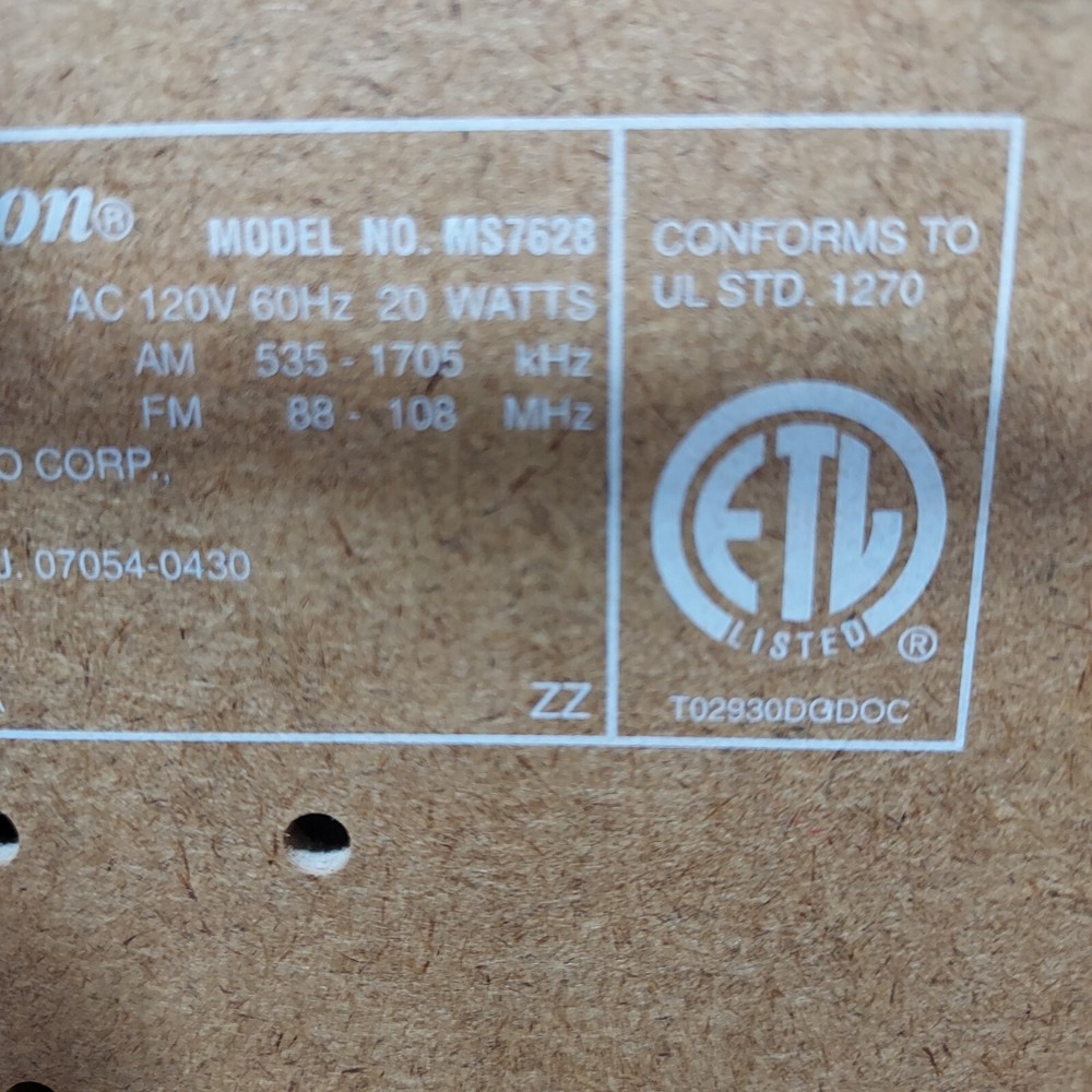 Emerson Compact Disc Player 16 track Model MS7628 - Check Description