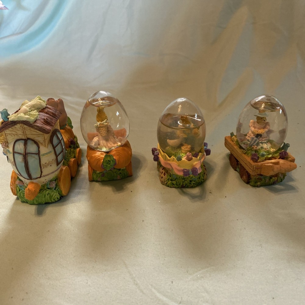 Easter Carrot Snow Globe Train