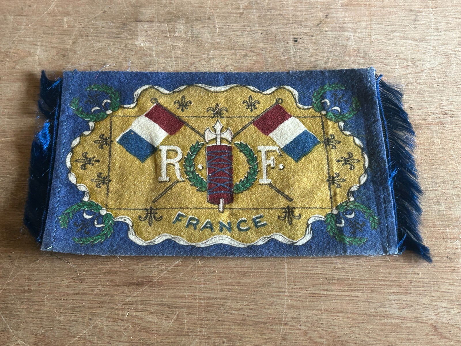 France Tobacco Cigar Felt Battle Axe Crossed Flags R.F. Early 1900s 4.75x7.25