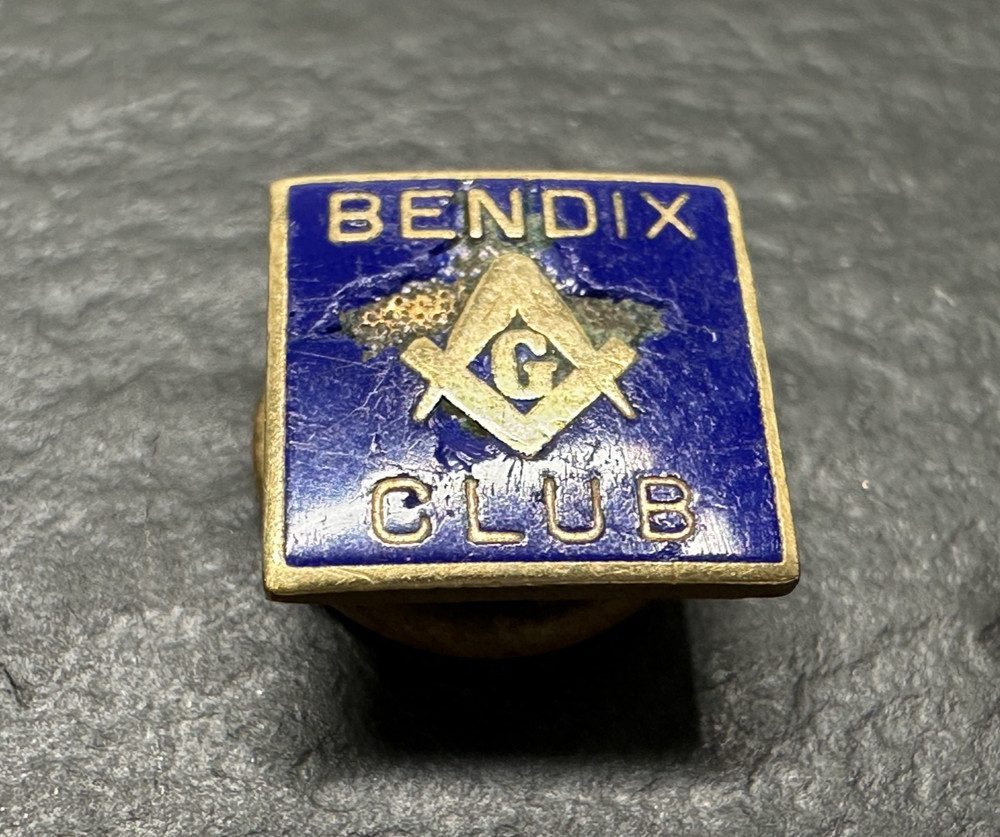 VINTAGE BENDIX PINS: OLD TIMER & MASONIC CLUB M703