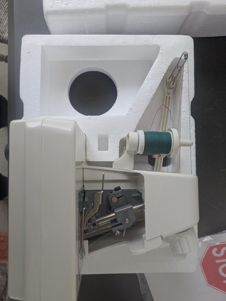 Singer Tiny Serger Electric Overedging Machine TS380A Original in Box