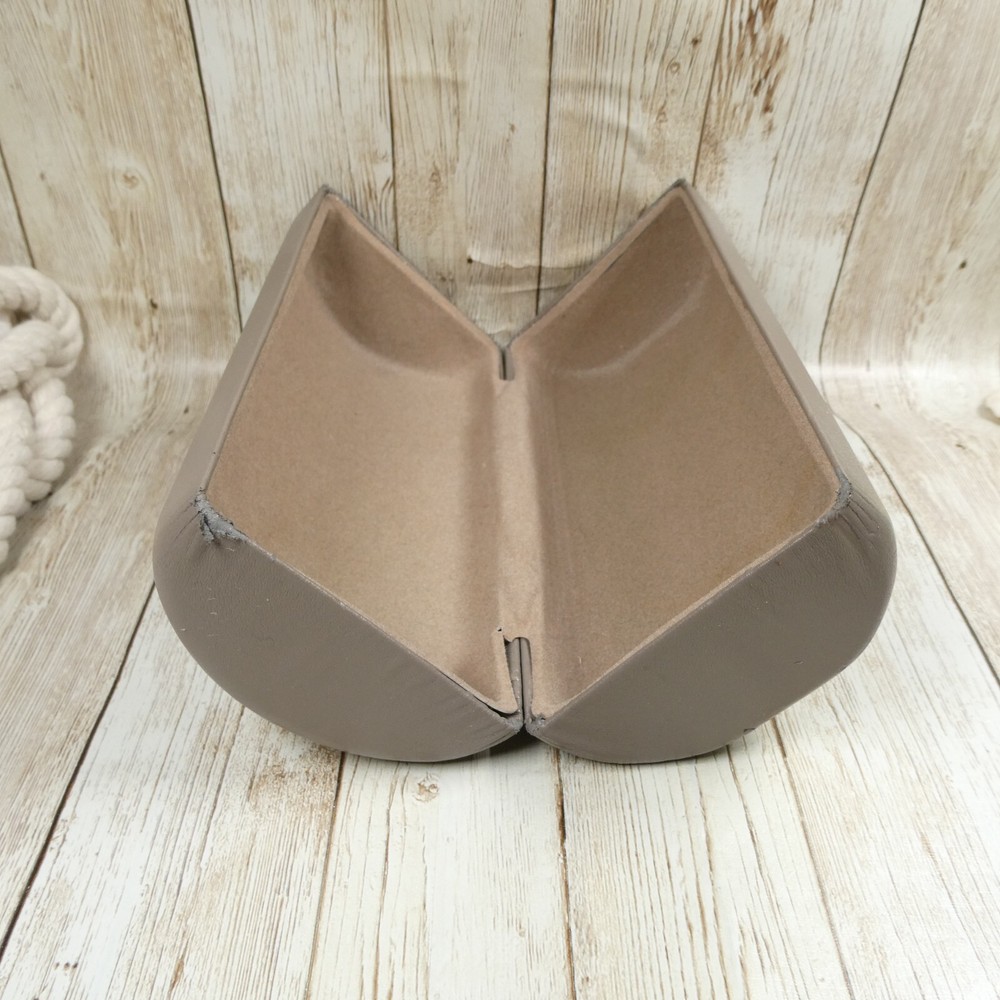 BCBGMAXAZRIA Sunglasses Taupe Hard Clamshell Case ONLY
