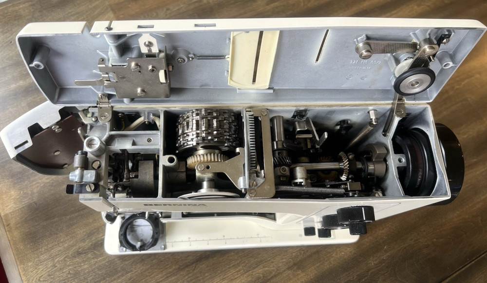 Bernina 830 Record Sewing Machine Bundle - Feet, Cases, Extension & Guide +