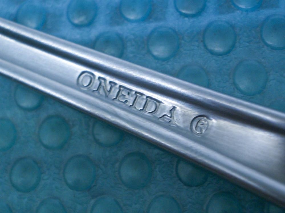 Oneida BORDEAUX 6 1/4" NEW Teaspoon Stainless Flatware