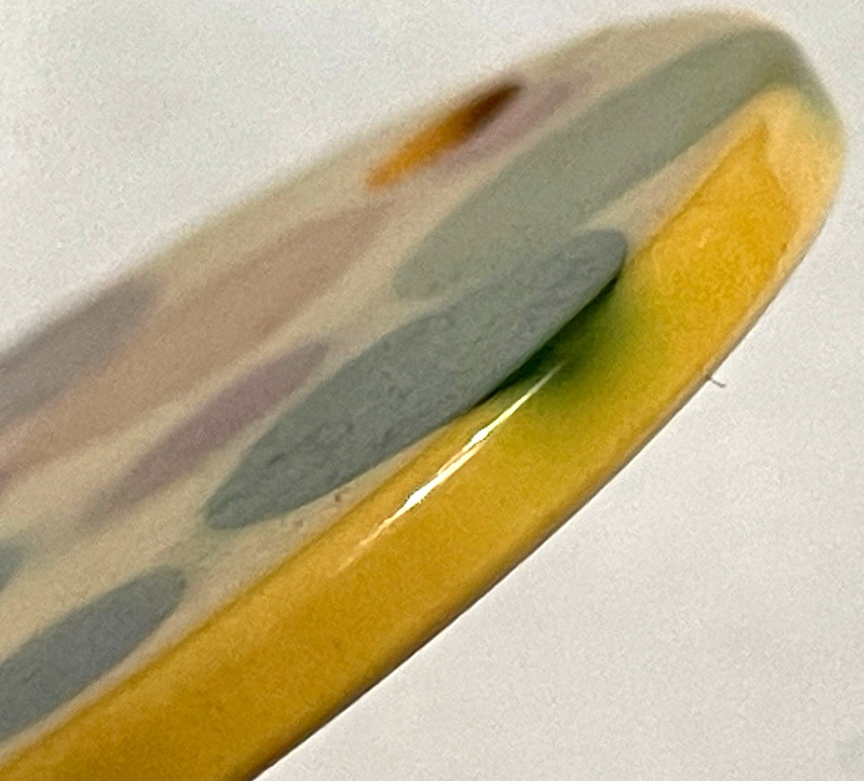 ONE Bakelite Random Dot or "Gumdrop" Chip for Crafting. Crack / 1940s. Tested.