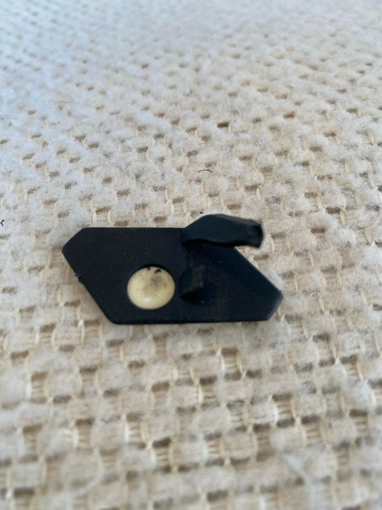 Left Hand Plastic Flipper Rest