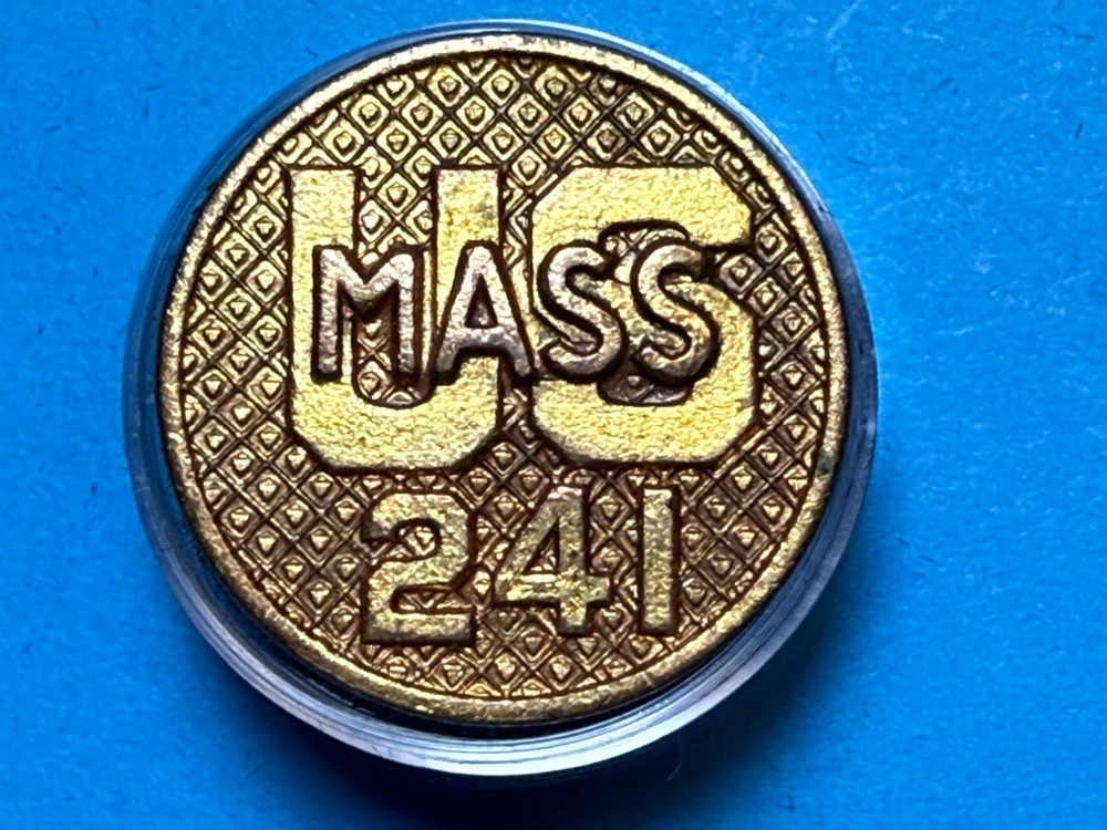 CIRCA 1926-1937, U.S. MASSACHUSETTS, 241st REGIMENT, COLLAR DISK TYPE II