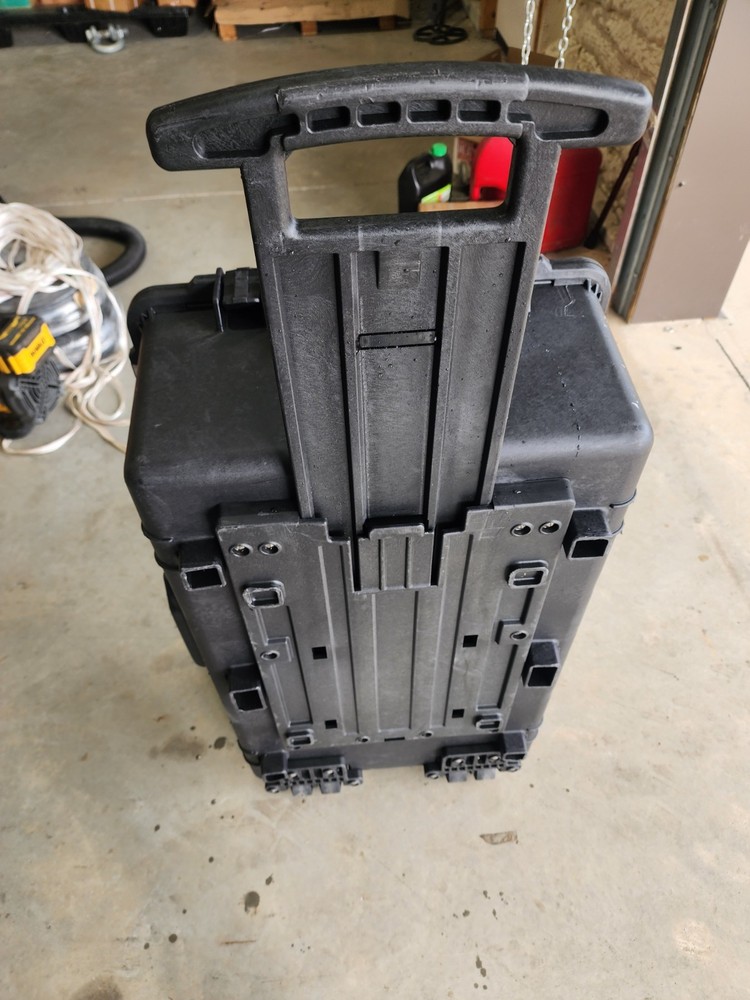 Pelican Peli 1650 rolling hard case