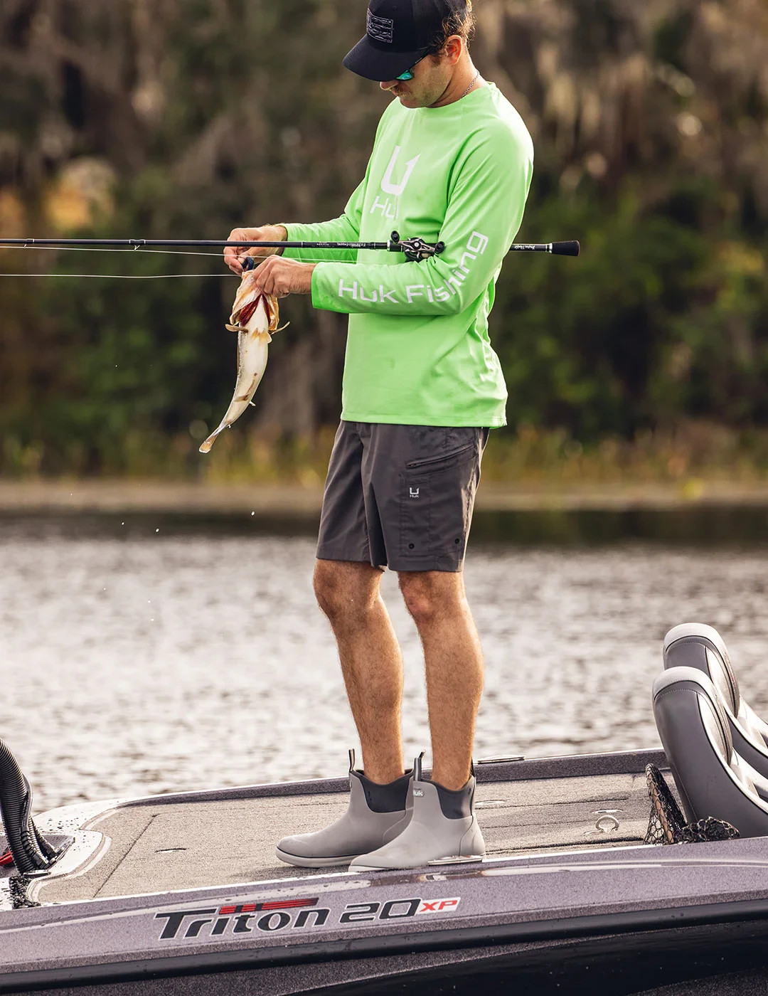 HUK Rogue Wave Men's Fishing Deck Boots Rain Shoes New