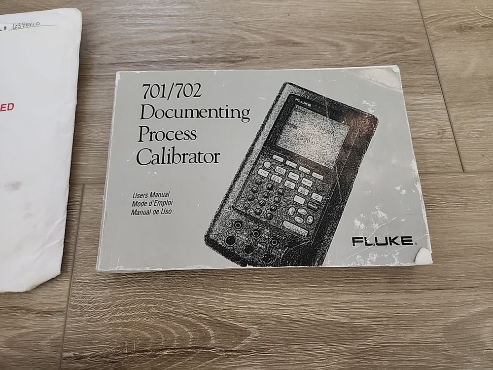 Fluke 701 Documenting Process Calibrator With Accessories And Charger AC Cable