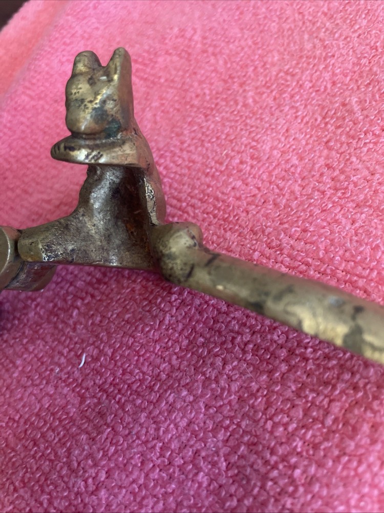 Vintage SQUIRREL Golden SOLID BRASS Cast Iron Nut Cracker