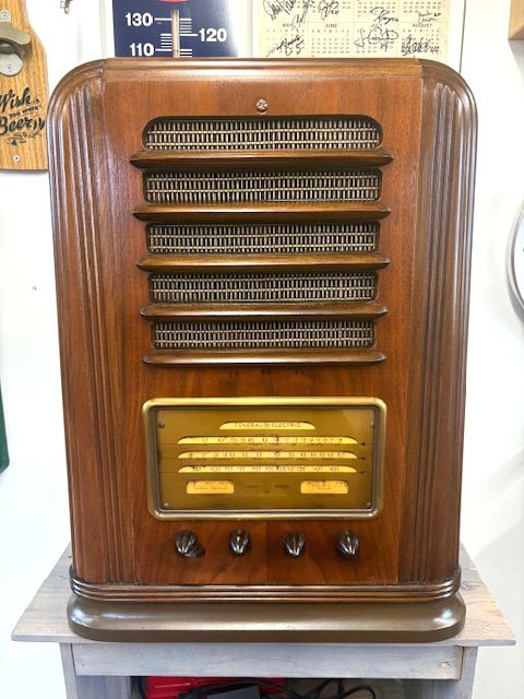 General Electric F81 Tombstone Radio