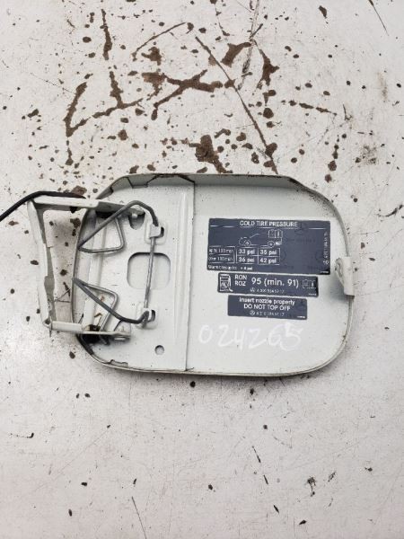 Fuel Door 2007 E550 OEM