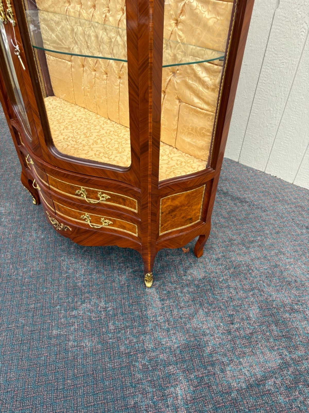 67357 Exquisite Louis XV Style Curio Cabinet with Glass Shelves