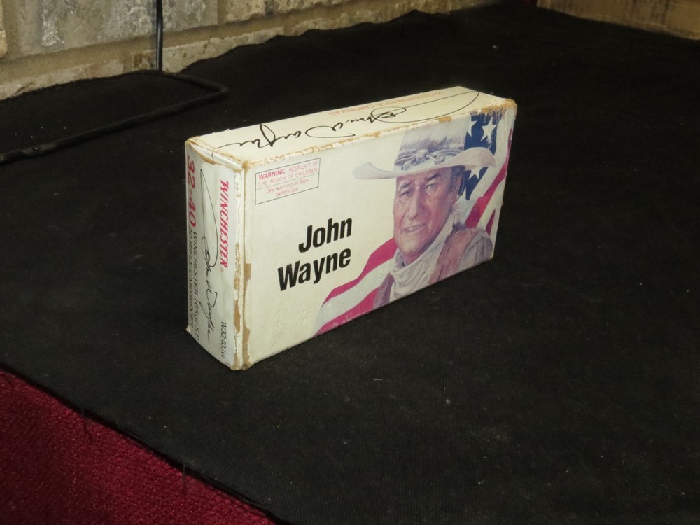 JOHN WAYNE - Winchester 32-40 Cartridge Box Empty With Insert