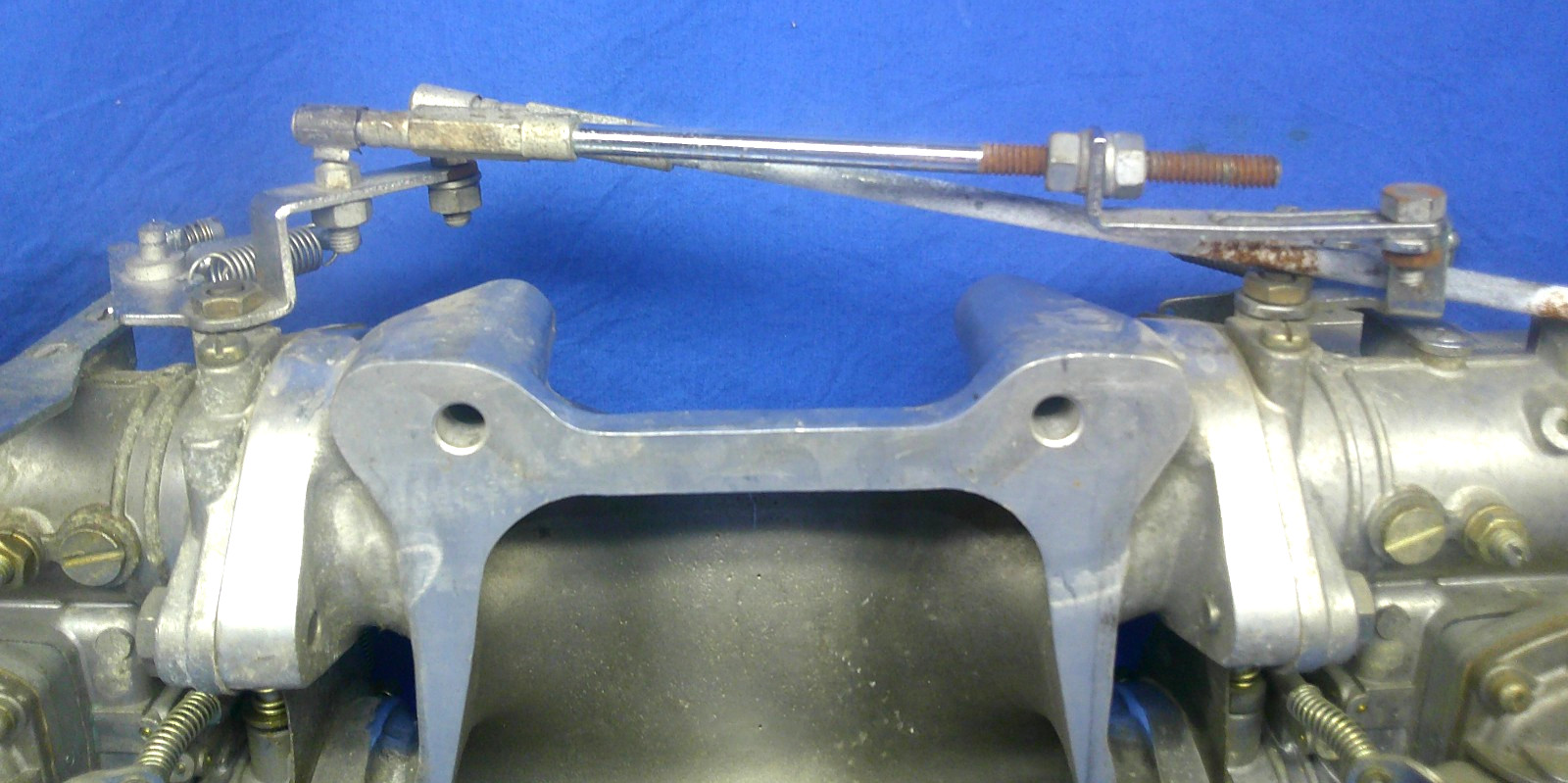 B&M Super Charger Low Profile Dual Carb Intake Hat w/ Mikuni 40PHH Carburetors