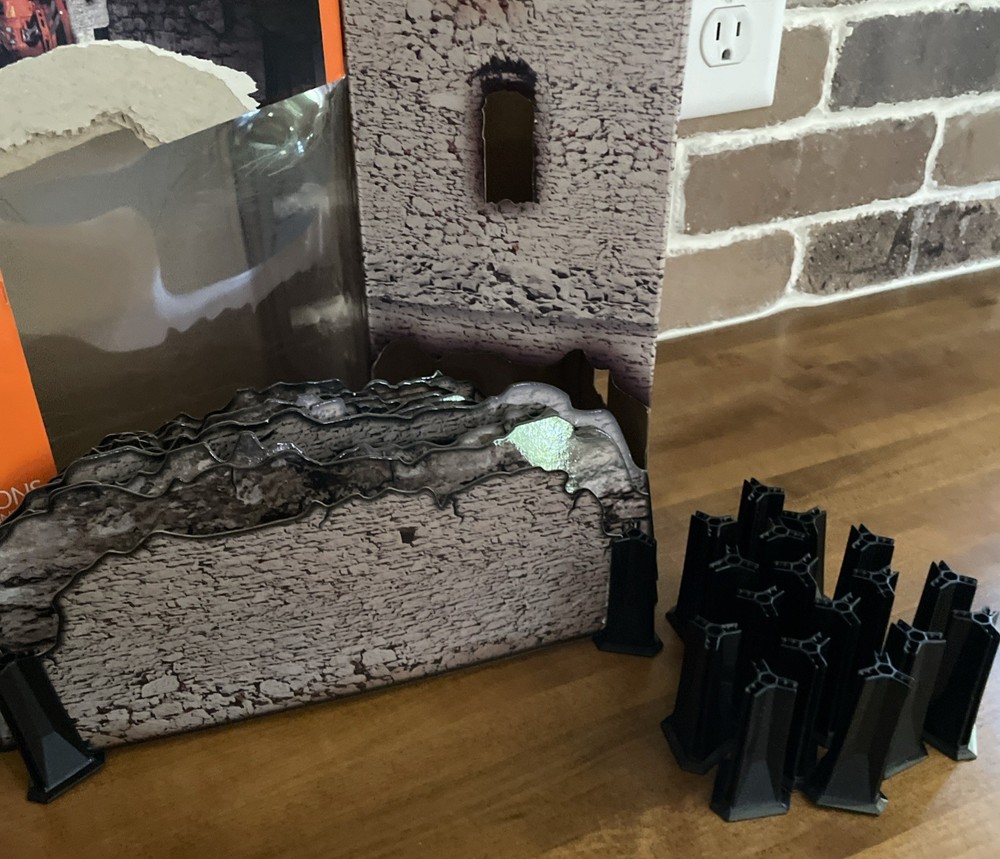 Hexbug THE TOWER Battleground Fight with Light 2 Spiders Blue Vs Orange 8+