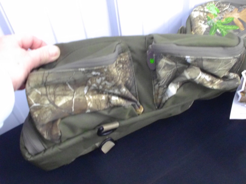 TARANTULA ECHO COMPOUND BOW CASE W/POCKETS NWT 35L X 24W