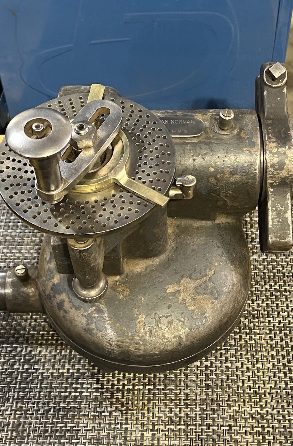 Van Norman Hand or Gear Drive Horizontal Swivel Dividing Head