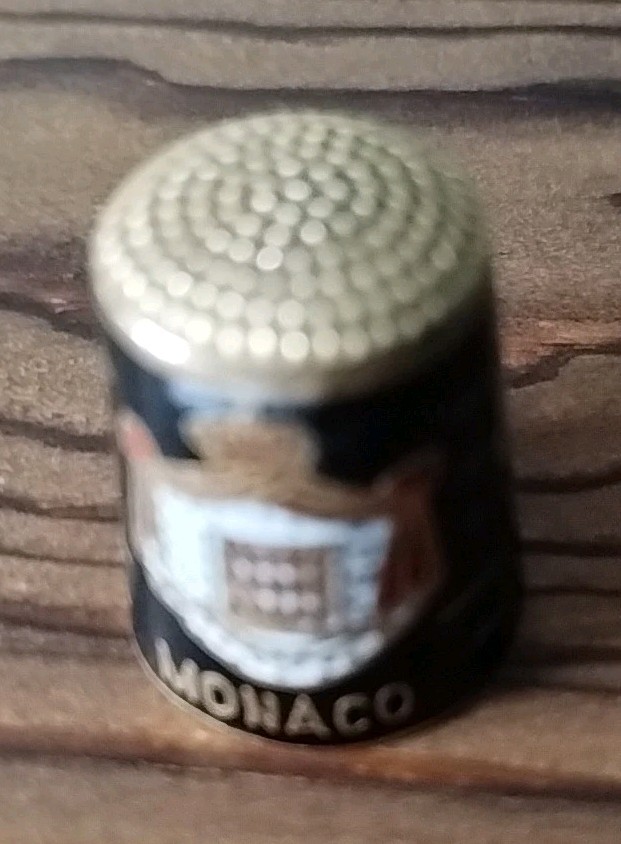 5 Vintage Metal Thimbles.