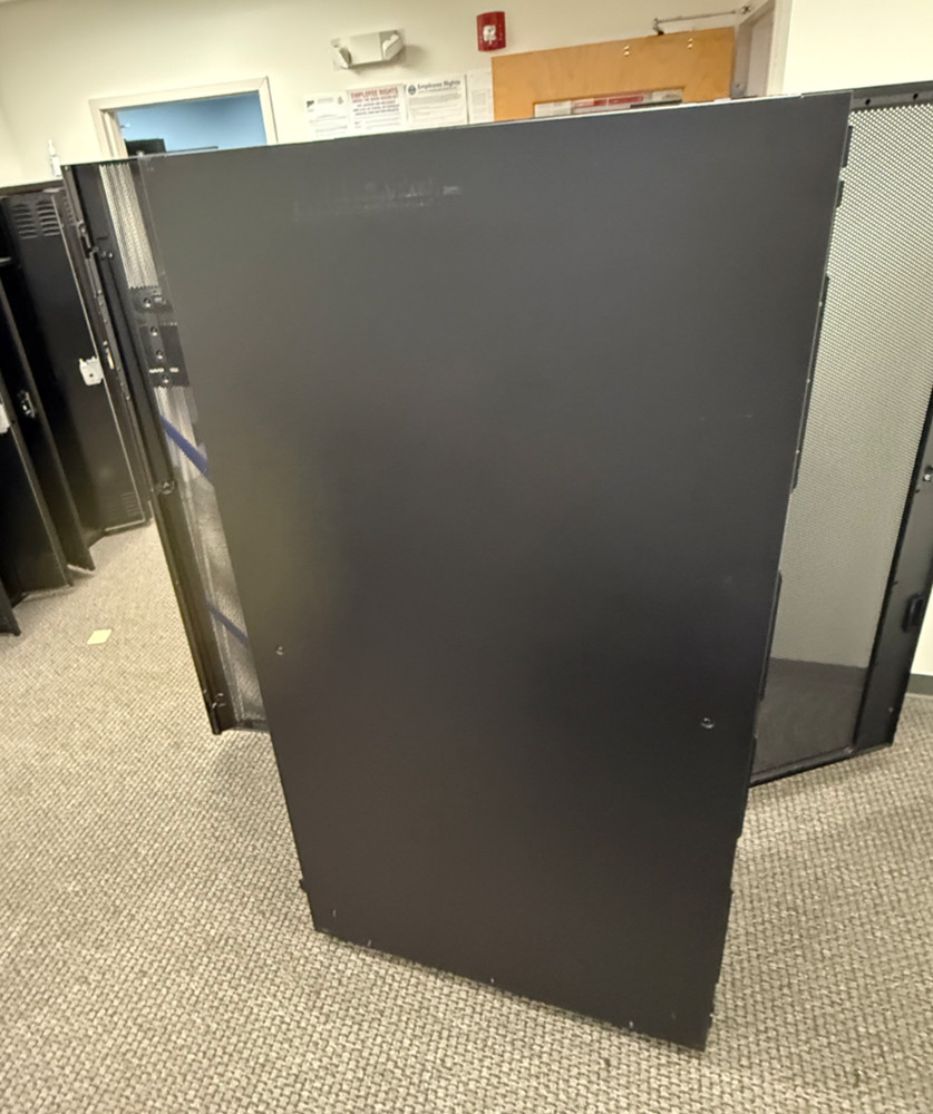 Dell EMC UNITY ALL FLASH 40U Server Rack with PDU's