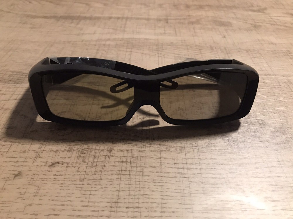 TOSHIBA ACTIVE 3D TV SHUTTER GLASSES (WITH PLASTIC CASE)